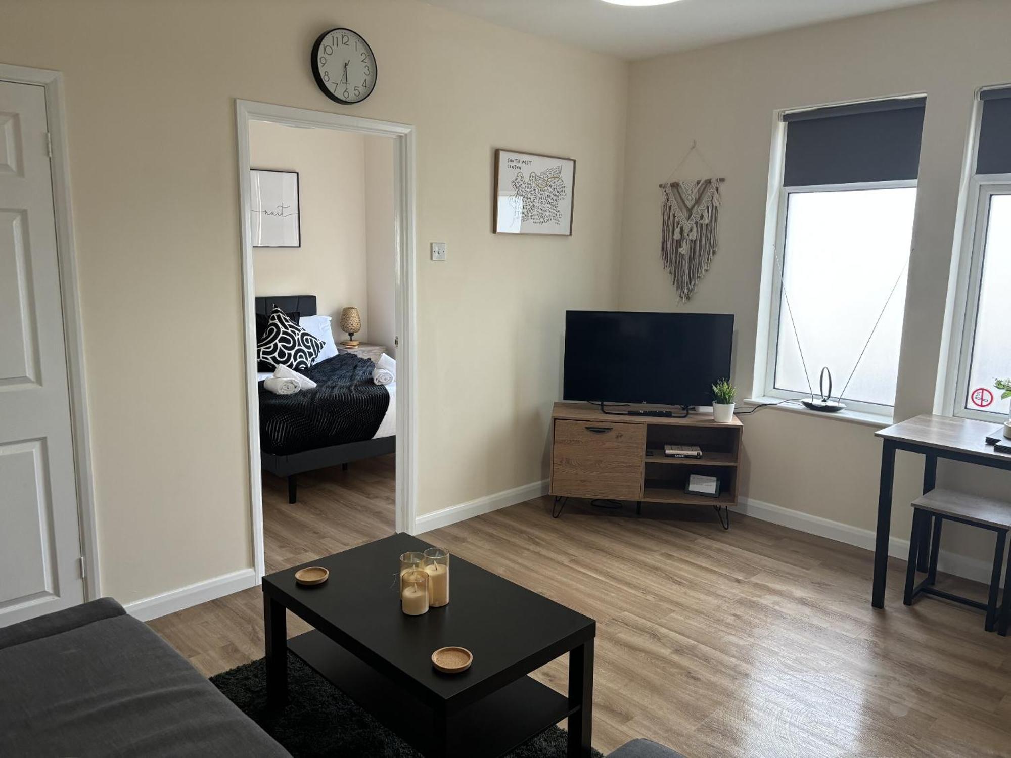 Central - 1 Bed, Cosy Retreat Swindon Eksteriør bilde